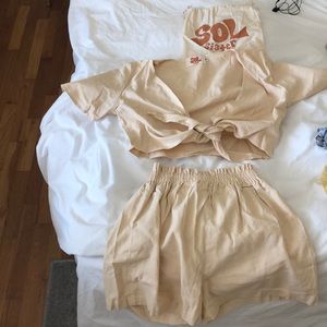 Cute shirt and crop top outfit